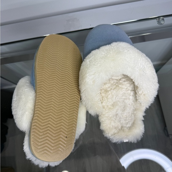Sherpa Blue White Cozy Slippers - Picture 4 of 7